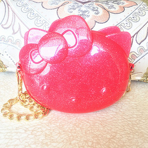 Ενδιαφέρουσα τσάντα σιλικόνηςν με αλυσίδα σε διαφορετικά χρώματα