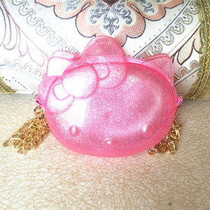 Ενδιαφέρουσα τσάντα σιλικόνηςν με αλυσίδα σε διαφορετικά χρώματα