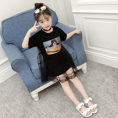 Μοντέρνο παιδικό φόρεμα με εφαρμογή και δαντέλα σε διάφορα χρώματα