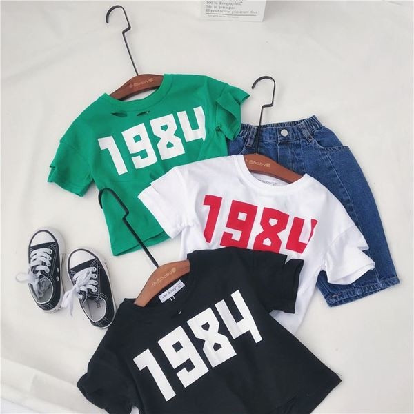 Μοντέρνο μοντέρνο μπλουζάκι με πολλά χρώματα