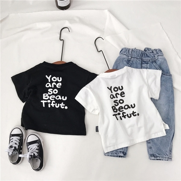 Παιδικό μπλουζάκι με άσπρο και μαύρο χρώμα  κατάλληλο για αγόρια και κορίτσια