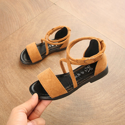 Παιδικά σανδάλια με σταυρωτά ιμάντα σε τρία χρώματα για κορίτσια