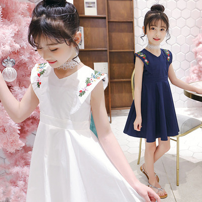 Модерна детска рокля с флорални мотиви в два цвята 