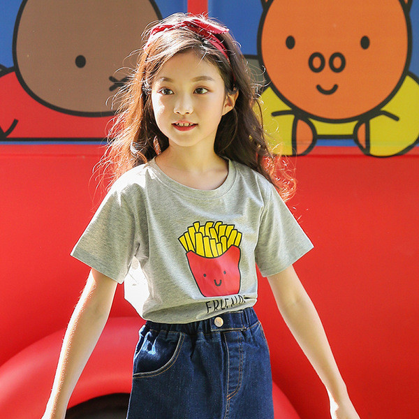 Καθημερινό παιδικό μπλουζάκι με εφαρμογή και επιγραφή σε δύο μοντέλα