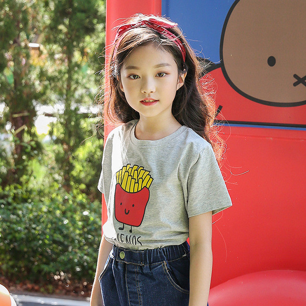 Καθημερινό παιδικό μπλουζάκι με εφαρμογή και επιγραφή σε δύο μοντέλα