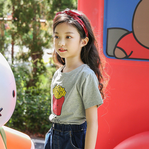 Καθημερινό παιδικό μπλουζάκι με εφαρμογή και επιγραφή σε δύο μοντέλα