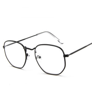 Γυναικεία γυαλιά ηλίου σε διάφορα χρώματα