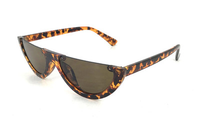 Ochelari de soare non-standard pentru femei în diferite culori