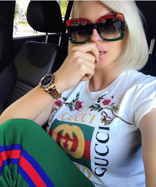 Ochelari moderni de dama in diferite culori irizate