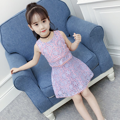 Лятна детска рокля с флорални мотиви