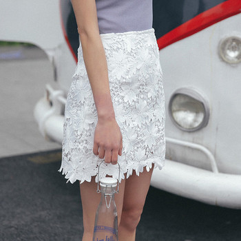 Fusta scurta dama din dantela cu talie inalta
