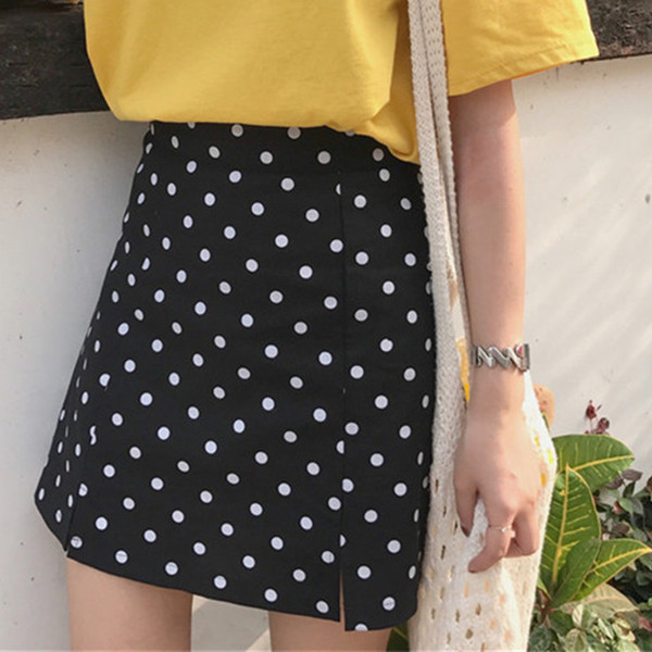 Fusta scurta de dama neagra cu puncte albe