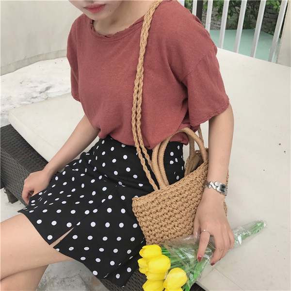 Fusta scurta de dama neagra cu puncte albe