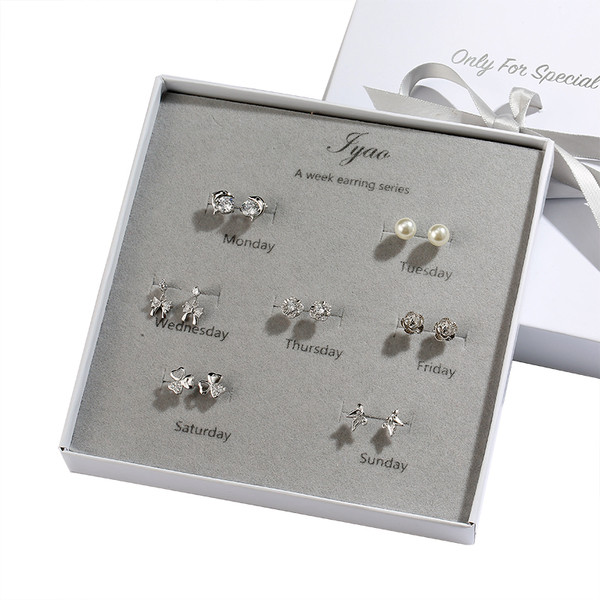 Σετ απαλών σκουλαρικιών σε διαφορετικά σχέδια