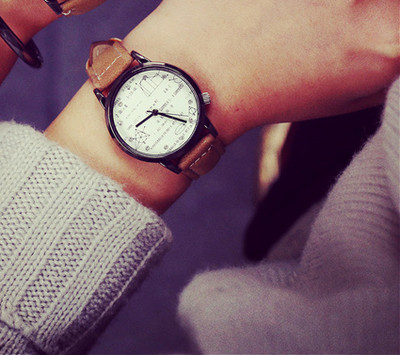 Ceas zilnic potrivit pentru bărbați și femei