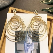 Cercei de dama de culoare aurie si forma rotunda