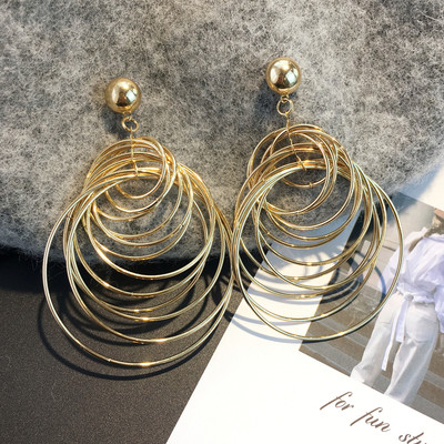 Cercei de dama de culoare aurie si forma rotunda