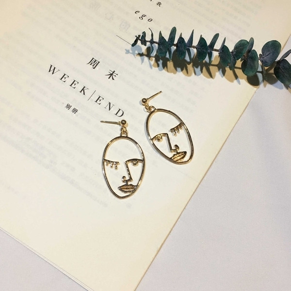 Cercei mici de dama in doua modele