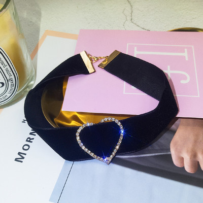 Γυναικείο κολιέ τσόκαρ απο βελούδο