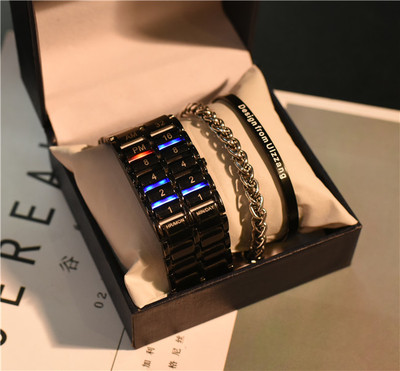 Ceas modern pentru bărbați în culoare închisă și deschisă