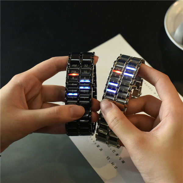 Ceas modern pentru bărbați în culoare închisă și deschisă