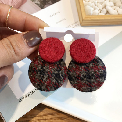 Μοντέρνα γυναικεία σκουλαρίκια σε τρία χρώματα