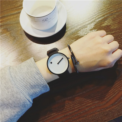 Μονδερνό  γυναικείο ρολόι σε δύο χρώματα