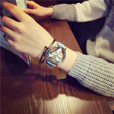 Σύγχρονα γυναικεία ρολόγια σε πολλές αποχρώσεις και σε δύο μοντέλα