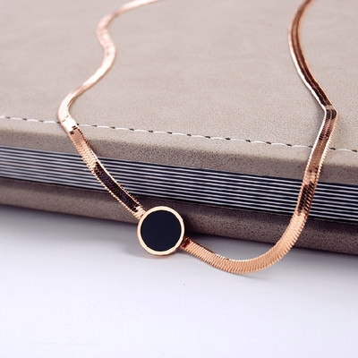 Colier stilat de dama cu piatra in mai multe modele