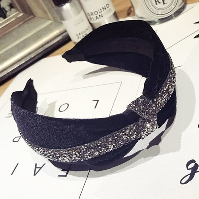 Стилна дамска лента за коса с лъскав ефект в няколко модела 