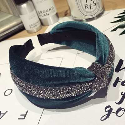 Стилна дамска лента за коса с лъскав ефект в няколко модела 