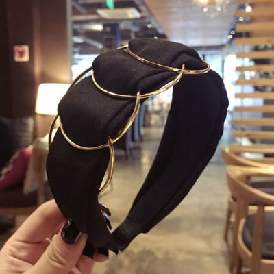 Стилна дамска лента за коса с лъскав ефект в няколко модела 