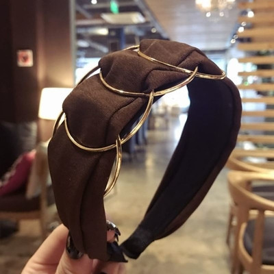 Стилна дамска лента за коса с лъскав ефект в няколко модела 