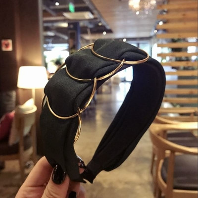 Стилна дамска лента за коса с лъскав ефект в няколко модела 