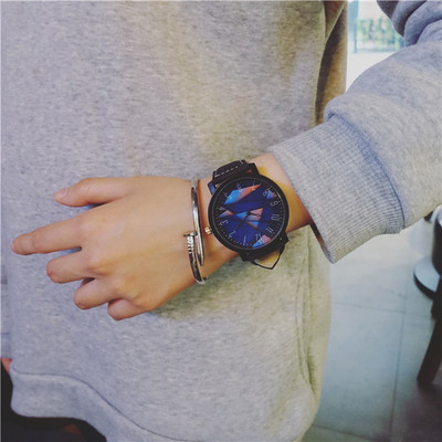 Καθημερινό ρολόι σε διάφορα χρώματα κατάλληλο για άνδρες και γυναίκες