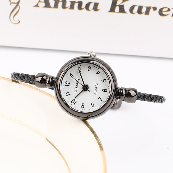 Ceas delicat de damă în patru culori