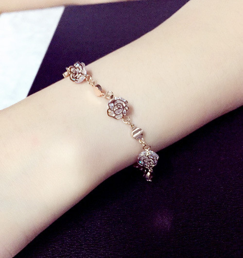 Bratara de dama cu trandafiri