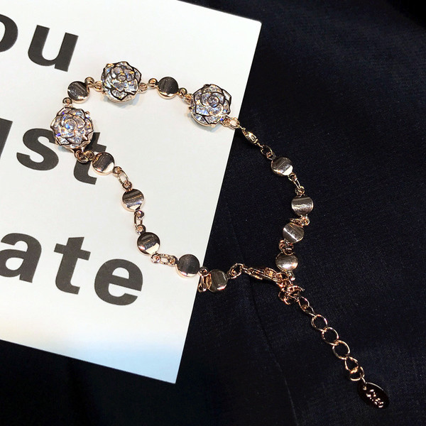 Bratara de dama cu trandafiri