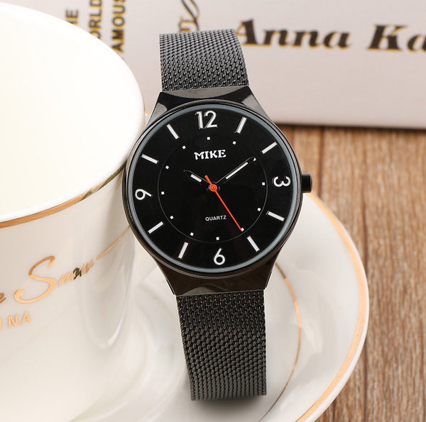 Дамски стилен часовник с нежна верижка