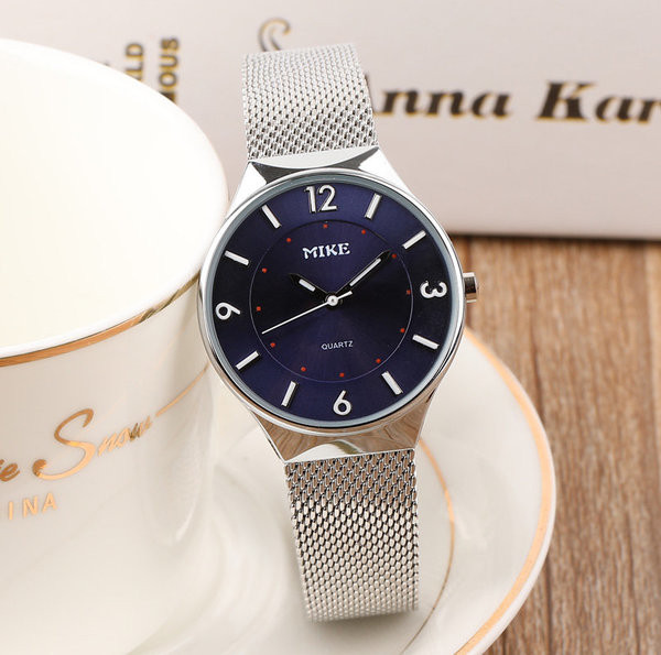 Дамски стилен часовник с нежна верижка