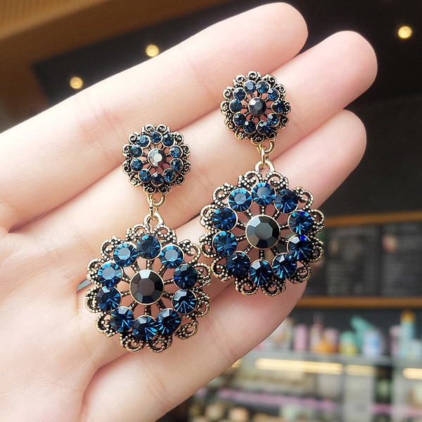 Cercei de dama cu pietre decorative albastre