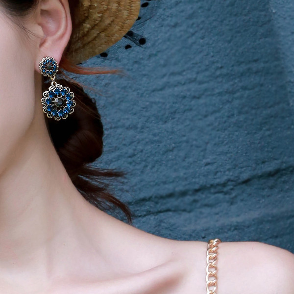 Cercei de dama cu pietre decorative albastre