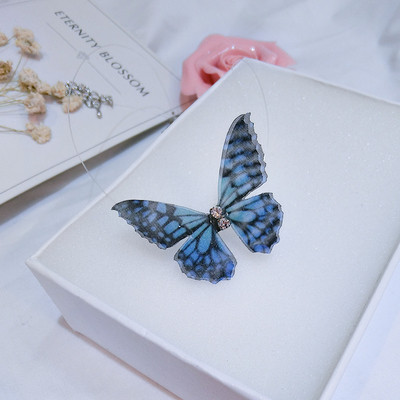 Κομψό γυναικείο κολιέ με λεπτή αλυσίδα - Πεταλούδα