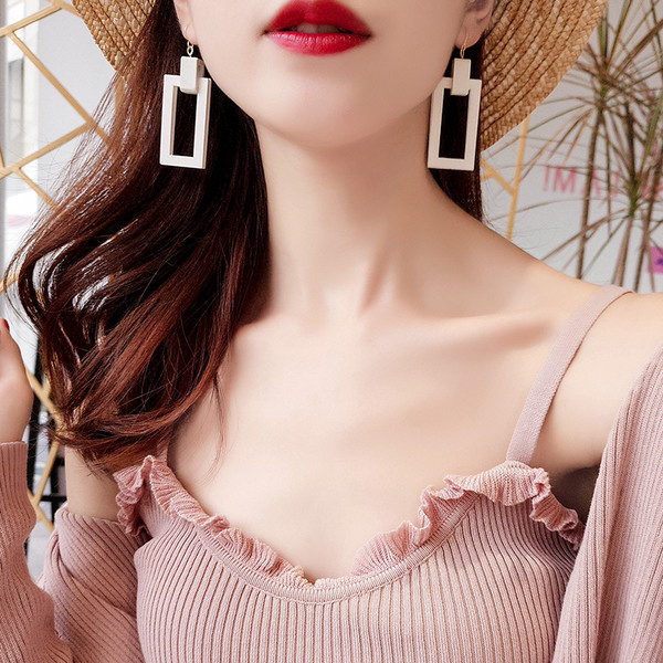 Cercei dama in alb si bej - doua modele