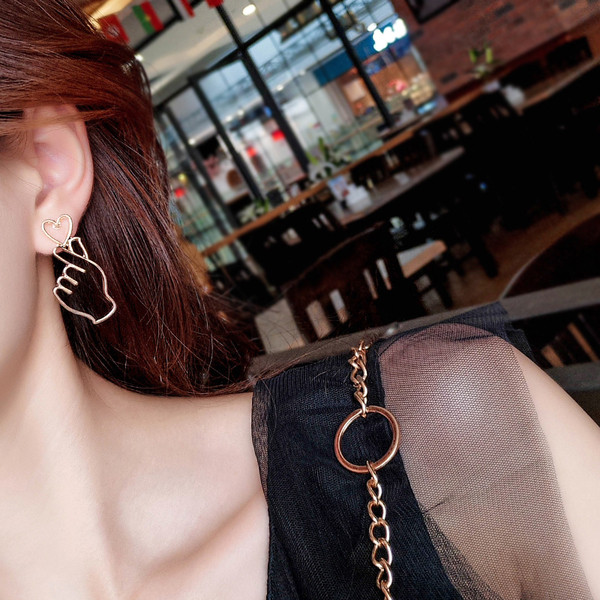 Cercei moderni de dama in doua culori