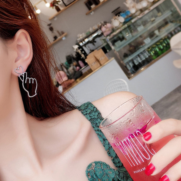 Cercei moderni de dama in doua culori