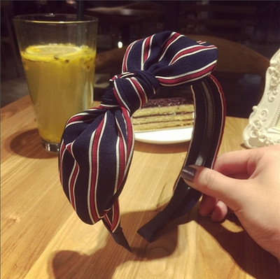 Κομψή διάδημα γυναικών με κορδέλα σε διάφορα χρώματα