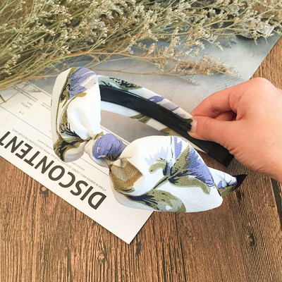 Κομψή διάδημα γυναικών με κορδέλα σε διάφορα χρώματα