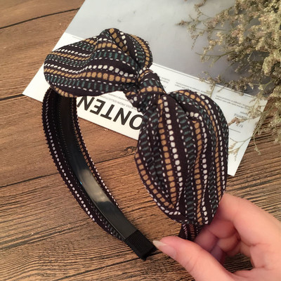 Κομψή διάδημα γυναικών με κορδέλα σε διάφορα χρώματα