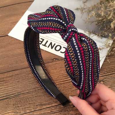 Κομψή διάδημα γυναικών με κορδέλα σε διάφορα χρώματα